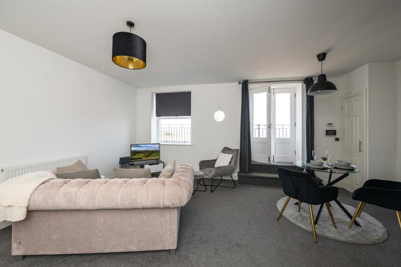 The Croston Balcony Apartment- Morecambe Central Promenade, Beach Front And Sea Views Dış mekan fotoğraf