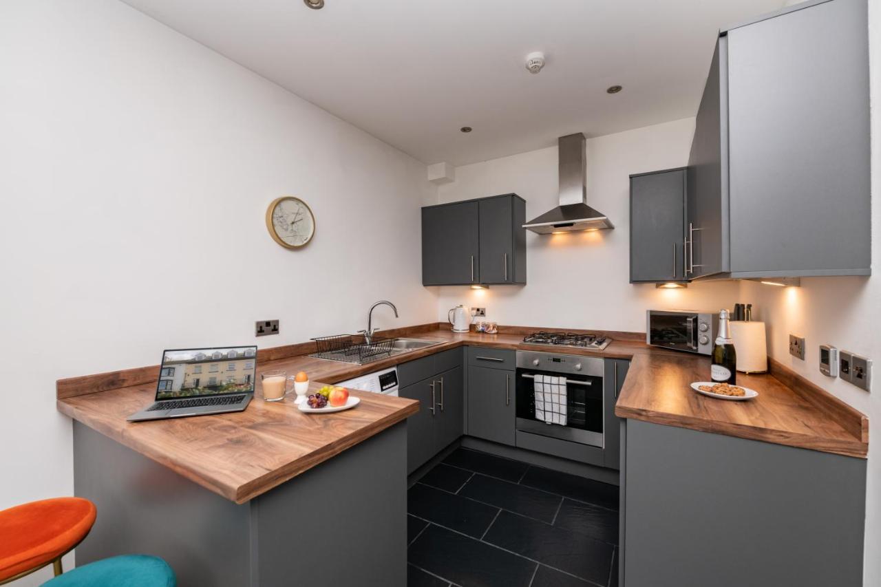 The Croston Balcony Apartment- Morecambe Central Promenade, Beach Front And Sea Views Dış mekan fotoğraf